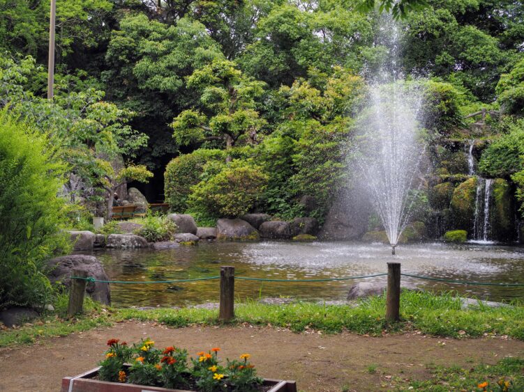 Have a peaceful moment in Kakitagawa Park