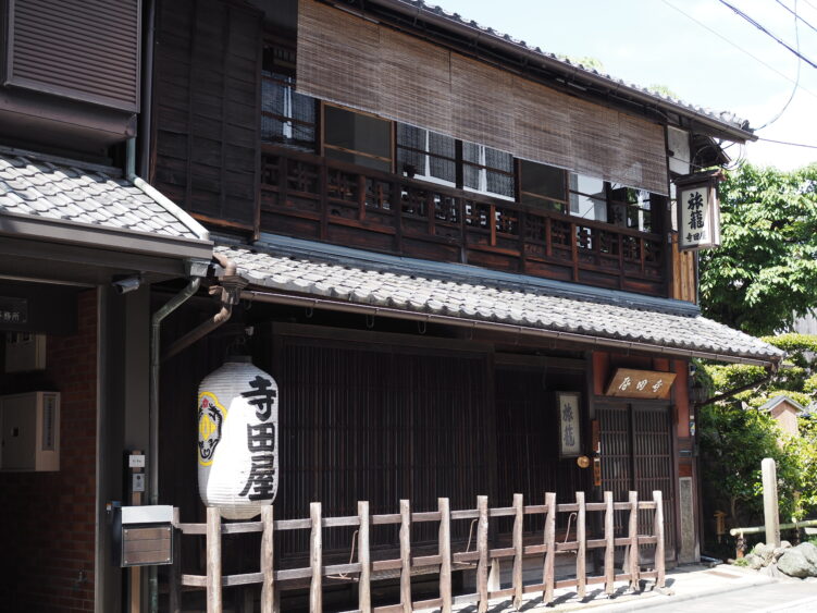 Teradaya Inn, the accommodation played a significant role during the late Edo period.