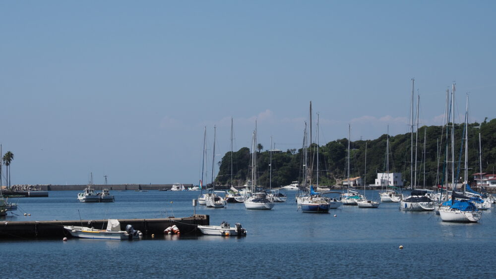 Alley of boats appears at the end of the trail